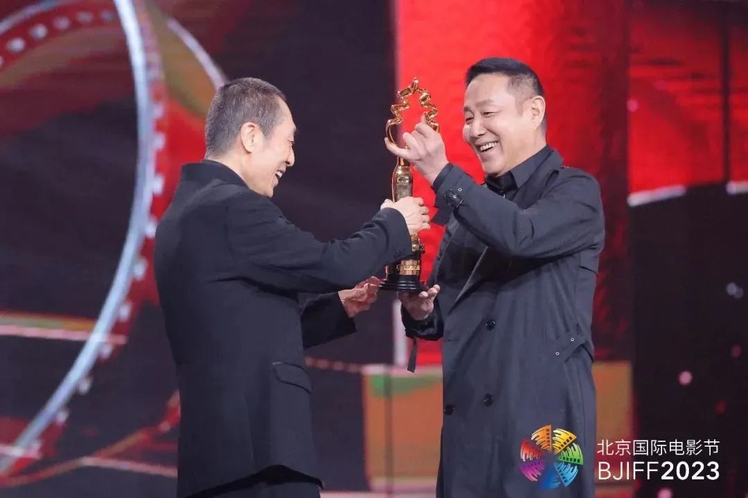 主角穿越到影视黑暗荣耀